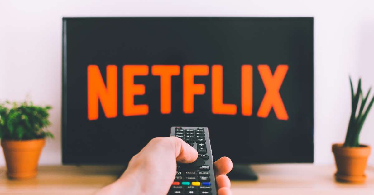 Quer ganhar dinheiro vendo séries e filmes? A Netflix explica como